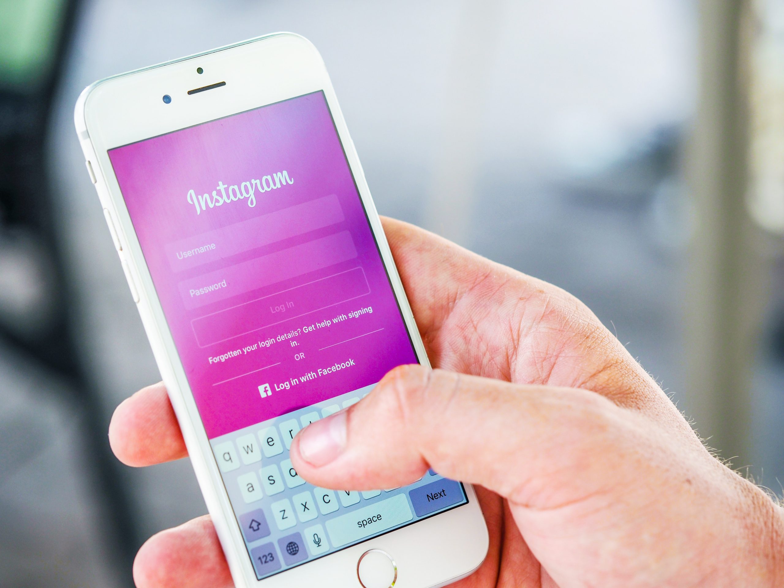 How To Login To Instagram